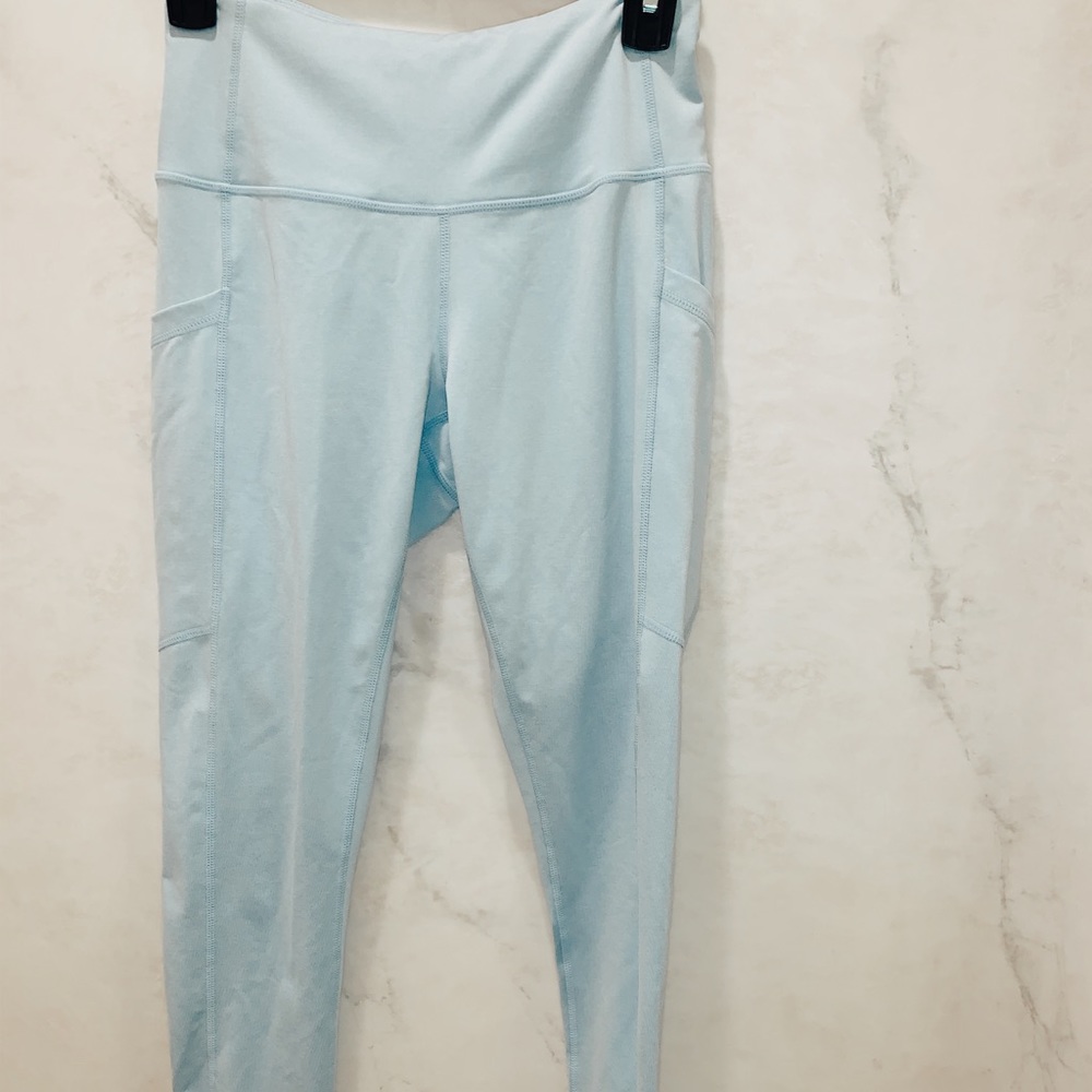 sky blue active leggings with pockets